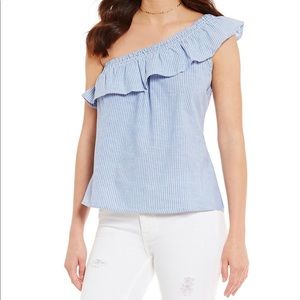 Ruffle one sleeve shirt